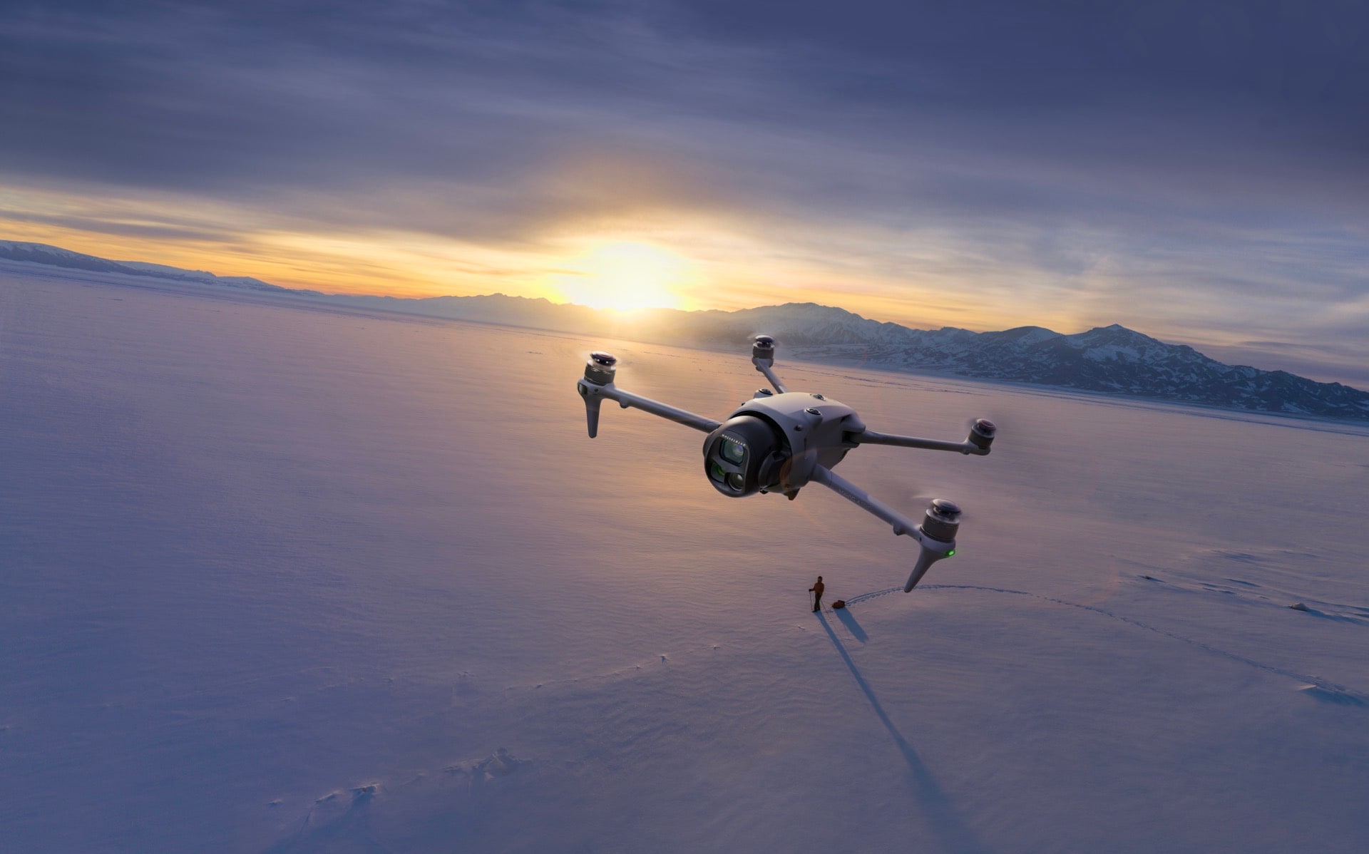 DJI sforna il suo drone più incredibile di sempre: Mavic 4 Pro ha 3 fotocamere, riprende a 360° e l’autonomia è pazzesca